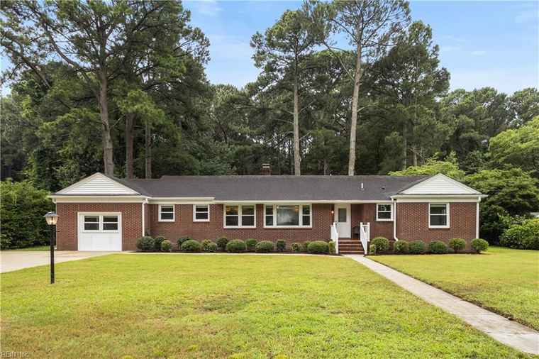 Photo of 4714 River Shore Rd Portsmouth, VA 23703
