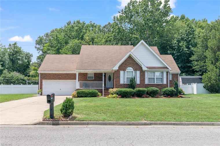 Photo of 4001 Hargrove Lndg Suffolk, VA 23435