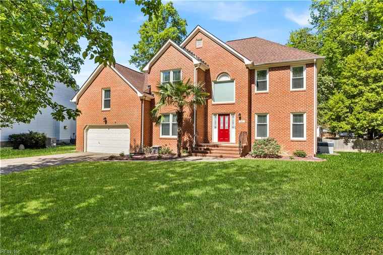 Photo of 6407 Old Westham Dr Suffolk, VA 23436