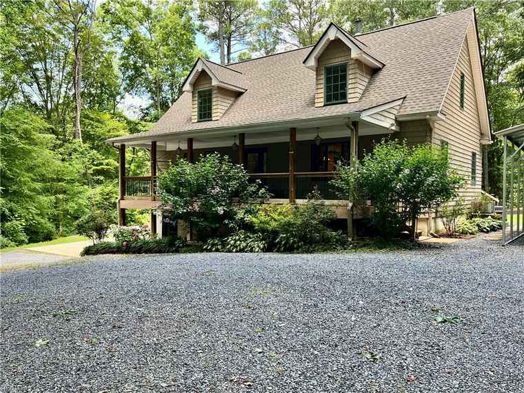 Photo of 1019 Cherry Grove Rd N Suffolk, VA 23432