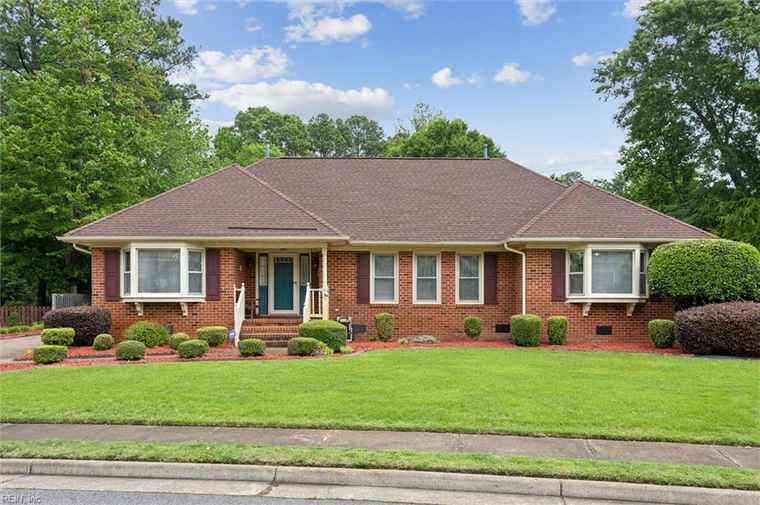 Photo of 8 Diamond Hill Rd Hampton, VA 23666