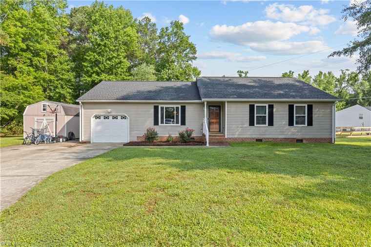 Photo of 114 Cottonwood Ct Suffolk, VA 23434