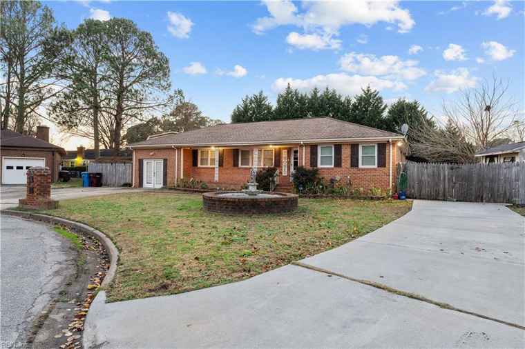 Photo of 2408 Crown Ct Chesapeake, VA 23325