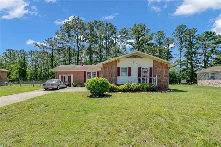 Photo of 1307 Warfield Dr Portsmouth, VA 23701