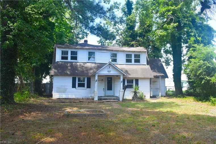 Photo of 1917 N Mallory St Hampton, VA 23664