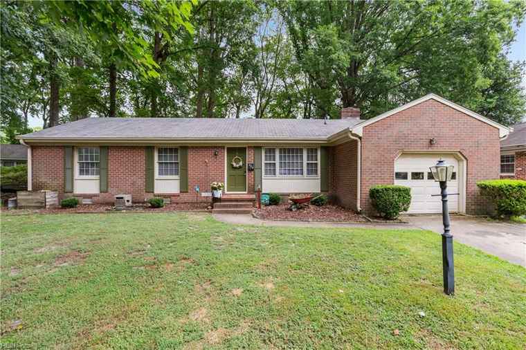 Photo of 228 Shadywood Dr Newport News, VA 23602