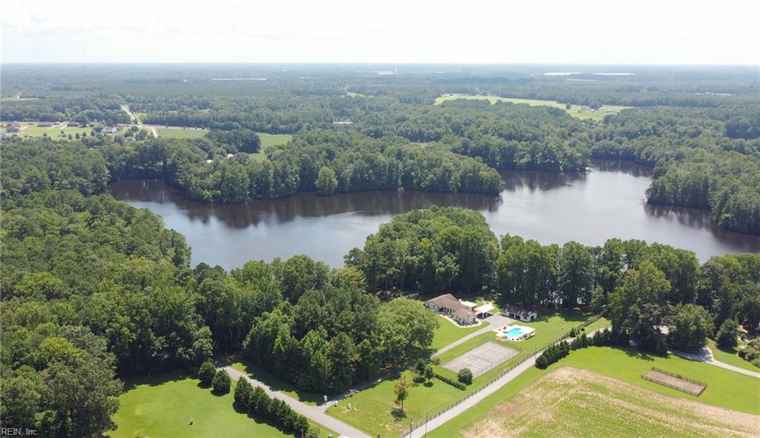 Photo of 1405 Lake Meade Dr Suffolk, VA 23434