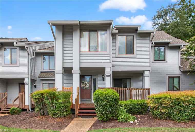 Photo of 224 Misty Point Ln Newport News, VA 23603