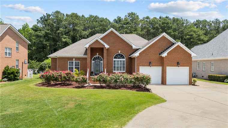Photo of 1057 Hillwell Rd Chesapeake, VA 23322