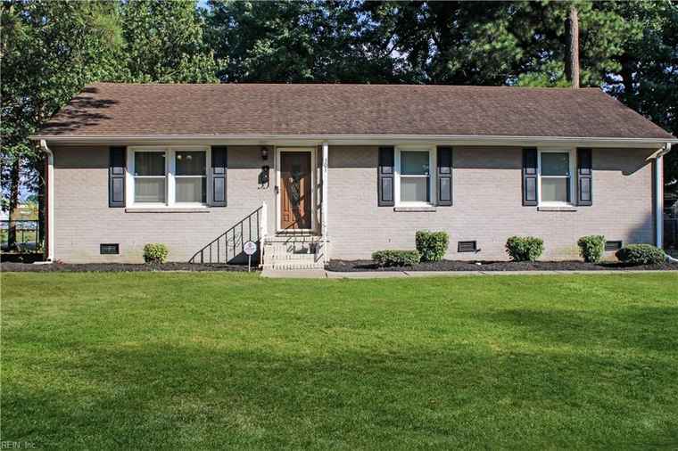 Photo of 301 Sourwood Dr Hampton, VA 23666