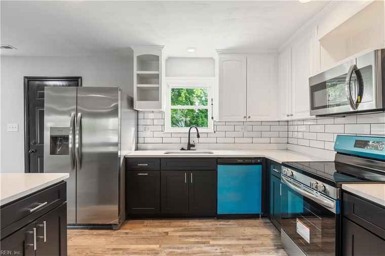 Photo of 3004 Sunrise Ave Chesapeake, VA 23324