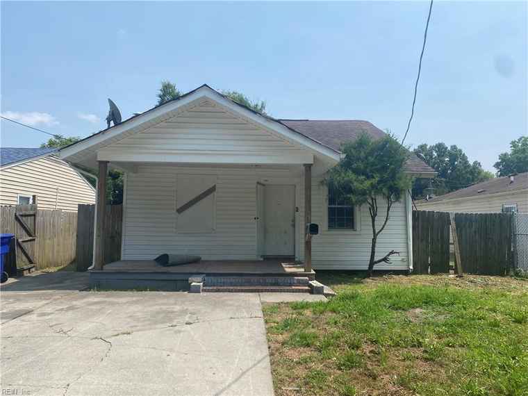 Photo of 5005 S Cape Henry Ave Norfolk, VA 23502