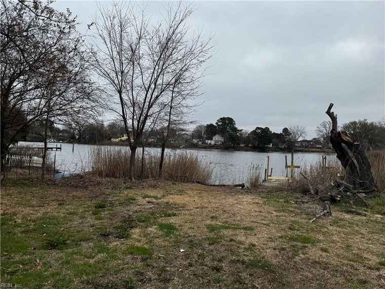 Photo of 219 Jamestown Ave Portsmouth, VA 23704