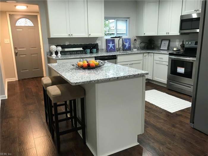 71 Maple Ave Newport News Va 23607 Mls 10287551 Redfin
