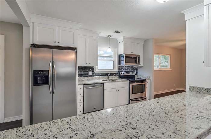 3801 Towne Point Rd Portsmouth Va 23703 Mls 10221741 Redfin