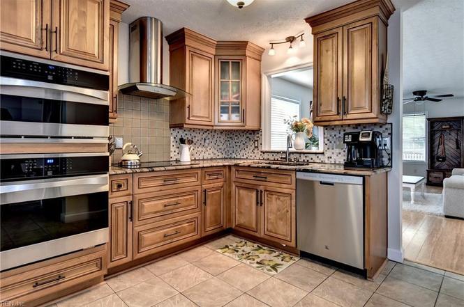 275 Summerlake Ln Newport News Va 23602 Mls 10269236 Redfin