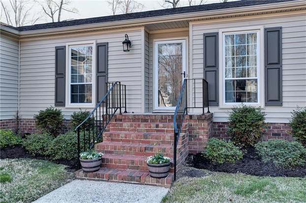 12916 Fitzhugh Newport News Va 23602 Mls 10249738 Redfin
