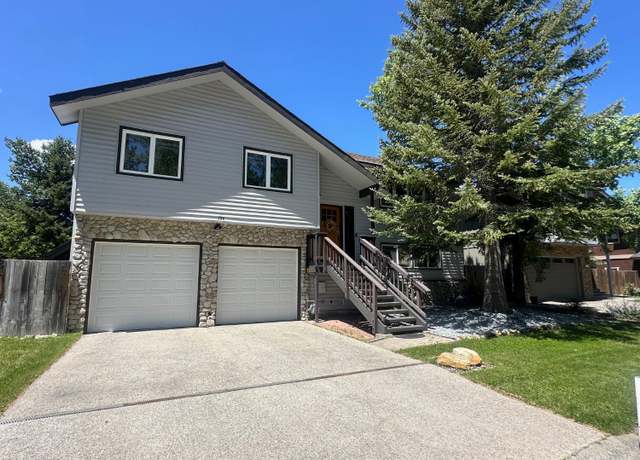 Property at 754 Tuolumne Dr, South Lake Tahoe, CA 96150, 4 beds, 2 baths