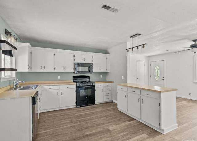 Property at 1713 Tionontati St, South Lake Tahoe, CA 96150, 3 beds, 2 baths