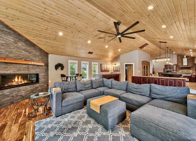 Property at 2285 Del Norte St, South Lake Tahoe, CA 96150, 5 beds, 3.5 baths