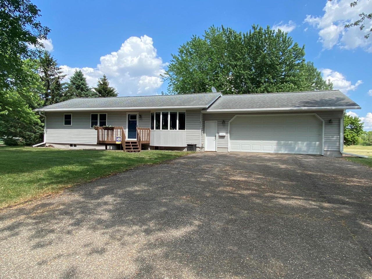 211 17th St, Heron Lake, MN 56137 | MLS# 5765065 | Redfin