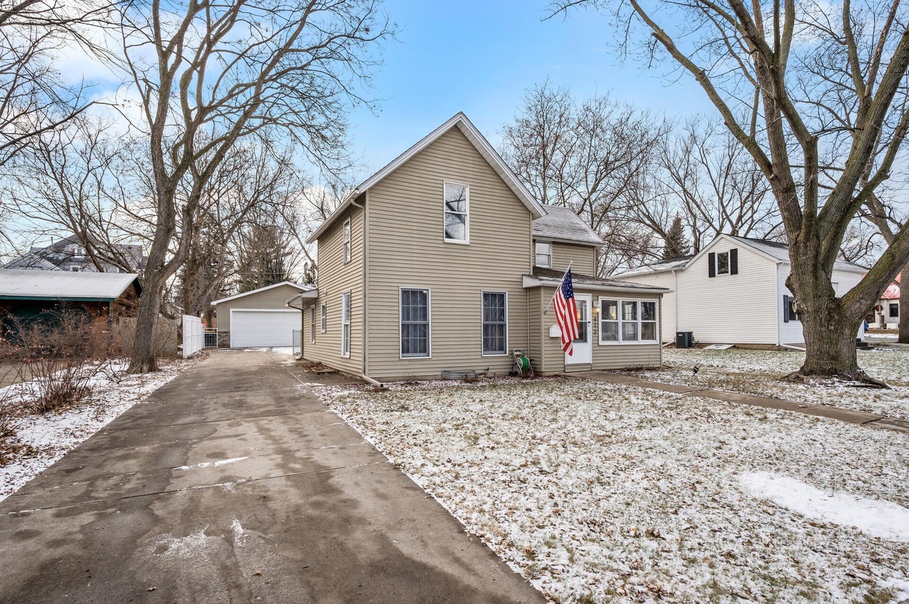 412 3rd Ave E, Shakopee, MN 55379 | MLS# 6472067 | Redfin