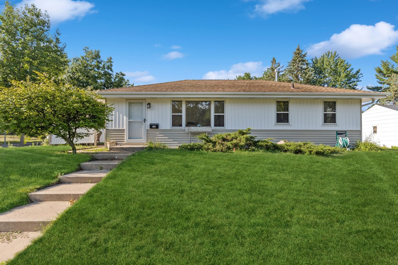 2186 Upper Afton Rd E, Saint Paul, MN 55119 | MLS# 6405076 | Redfin