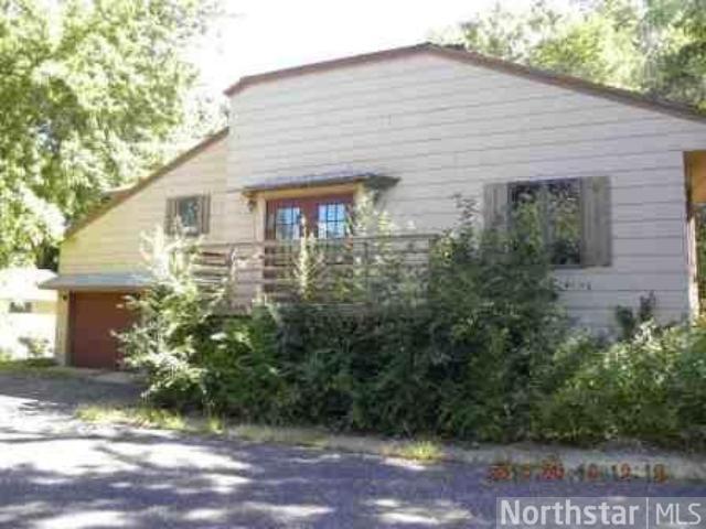5137 Woodridge Rd, Minnetonka, MN 55345