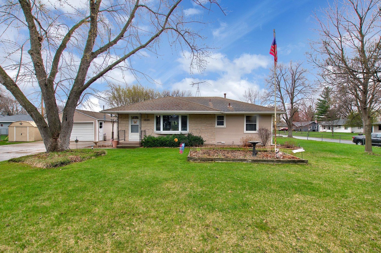 2420 Northdale Blvd NW, Coon Rapids, MN 55433 | MLS# 5739634 | Redfin