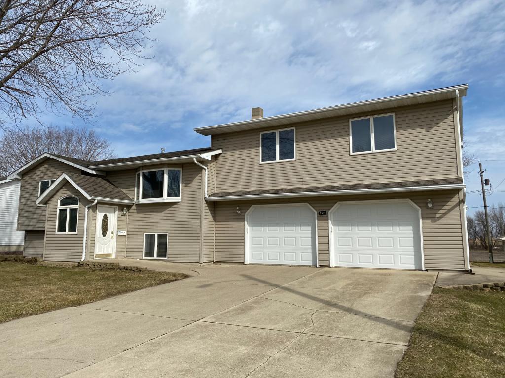 209 2nd St NE, Clarks Grove, MN 56016 MLS 5544694 Redfin