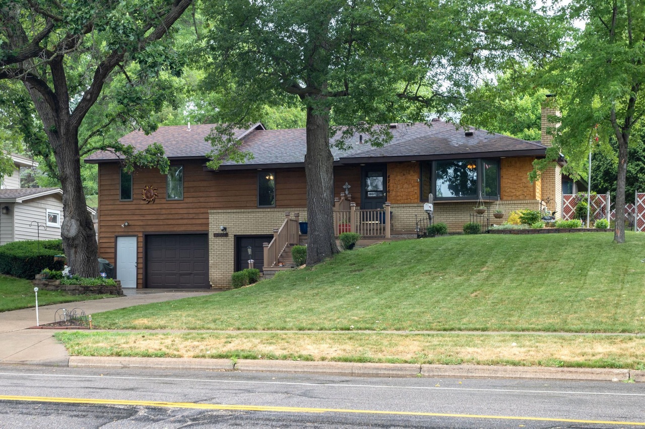 4716 Nine Mile Creek Pkwy, Bloomington, MN 55437 | MLS ...