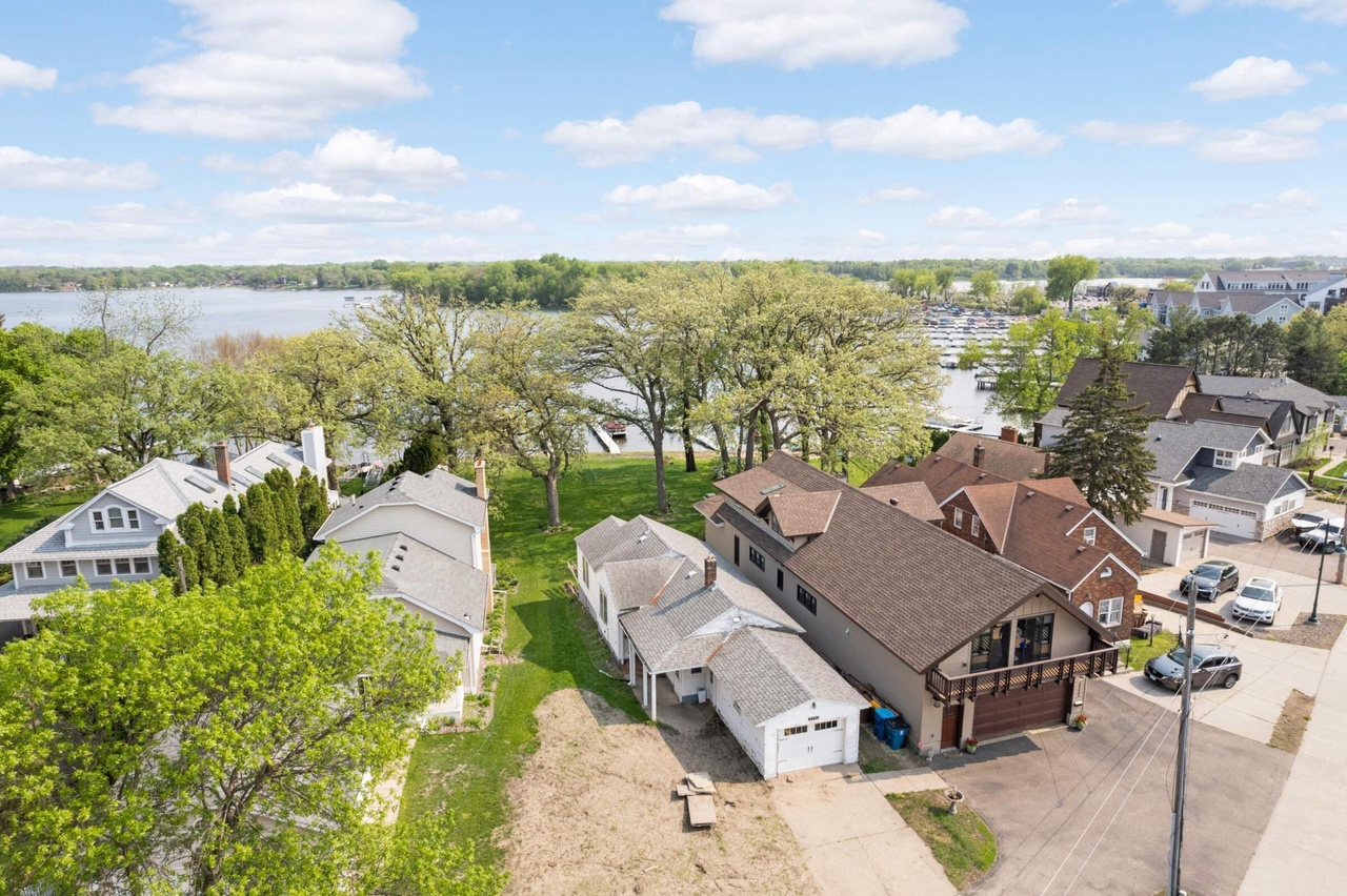 4556 Highway 61 N, White Bear Lake, MN 55110 | MLS# 6355746 | Redfin