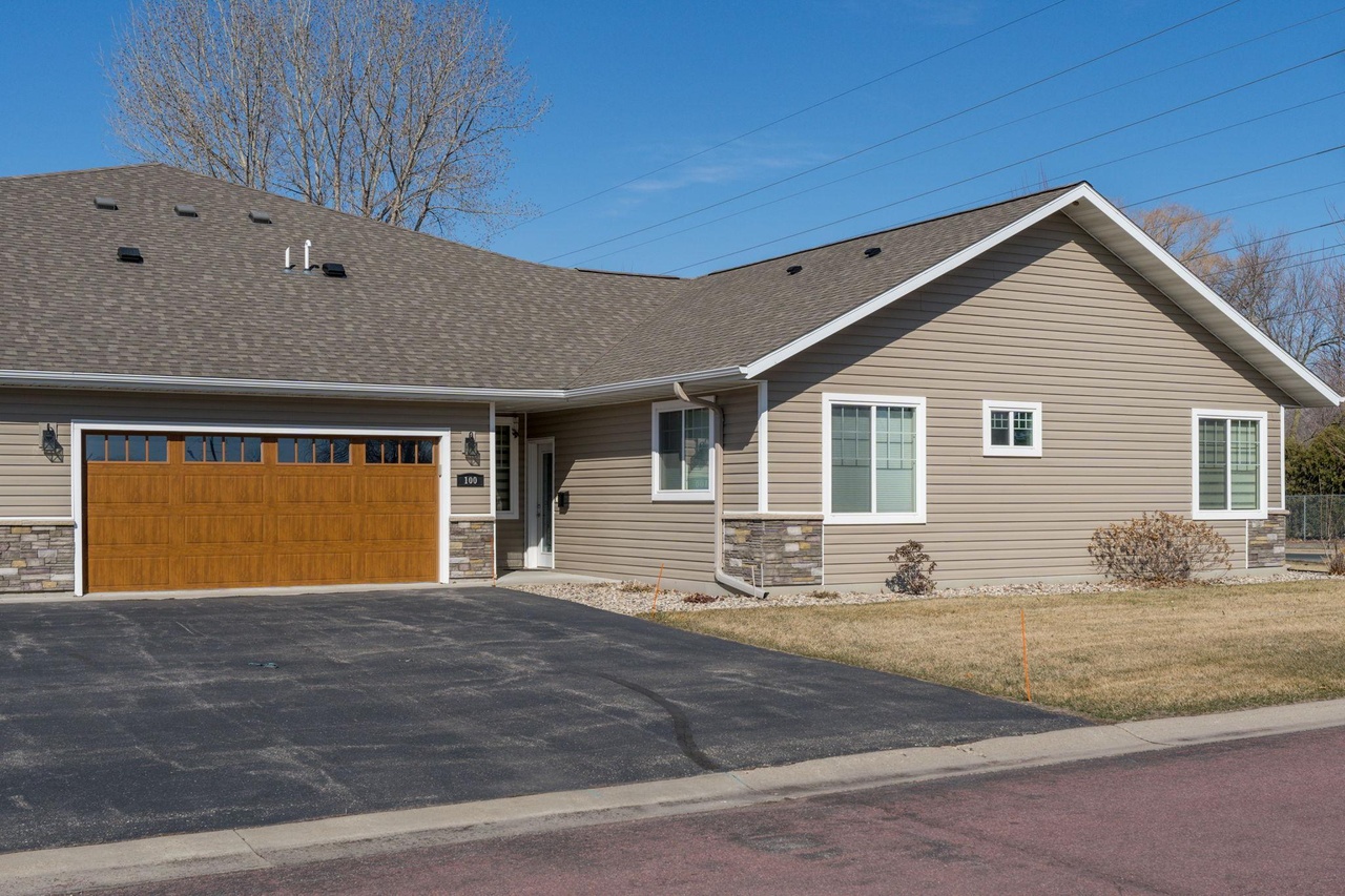 100 Castle Pines Dr Mankato MN 56001 Redfin 100 Castle Pines Dr Mankato MN 56001 Redfin