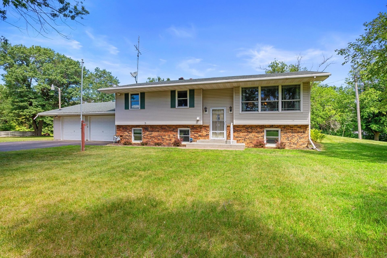 5276 392nd St, North Branch, MN 55056 | MLS# 6234868 | Redfin