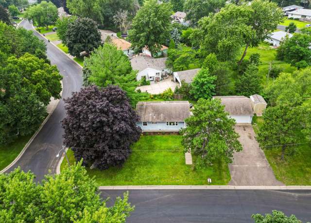 Property at 2047 Chambers St, Maplewood, MN 55109, 3 beds, 2 baths