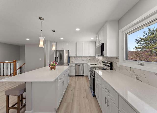 Property at 13804 Euclid Ct, Apple Valley, MN 55124, 5 beds, 2 baths