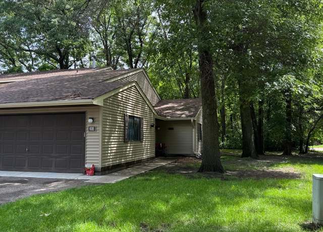 Property at 102 South Dr Unit E, Circle Pines, MN 55014, 2 beds, 1 bath