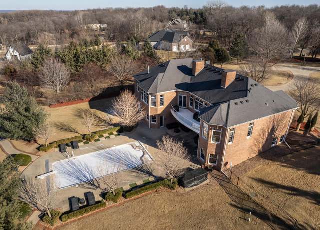Property at 1083 Weatherhill Ln SW, Rochester Twp, MN 55902, 5 beds, 5 baths
