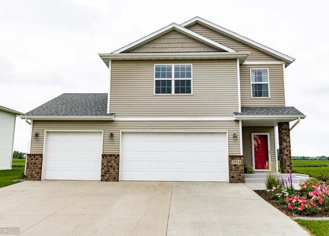 Property at 3914 10th Ave S, Moorhead, MN 56560, 3 beds, 3 baths