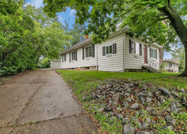 Property at 17 Riverside Ave S, Sartell, MN 56377, 3 beds, 2 baths