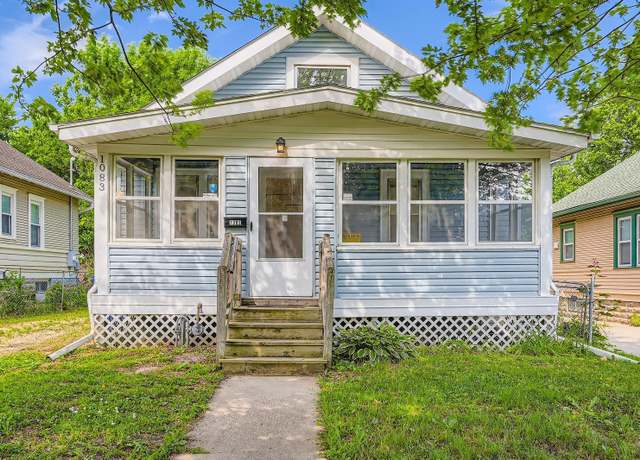 Property at 1083 Western Ave N, Saint Paul, MN 55117, 3 beds, 1 bath
