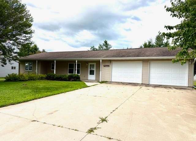 Property at 812 Adams St E, Caledonia, MN 55921, 2 beds, 2 baths