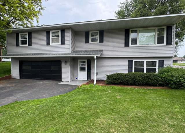 Property at 1359 20th St W, Hastings, MN 55033, 3 beds, 3 baths