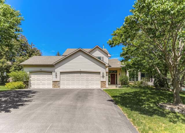 Property at 1290 Wildflower Ln, Chaska, MN 55318, 4 beds, 3 baths
