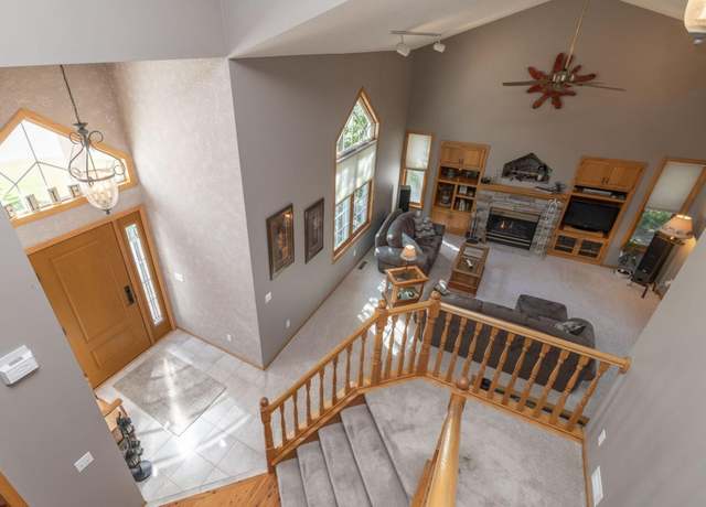 Property at 16240 Kenora Ct, Lakeville, MN 55044, 5 beds, 4 baths
