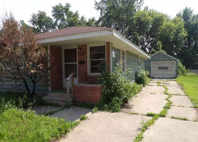 Property at 307 14th St SE, Austin, MN 55912, 3 beds, 2 baths