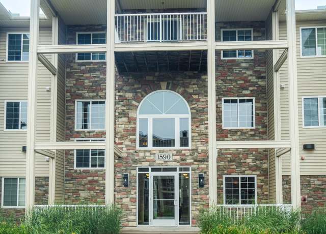 Property at 1590 Parkwood Dr #102, Woodbury, MN 55125, 2 beds, 2 baths