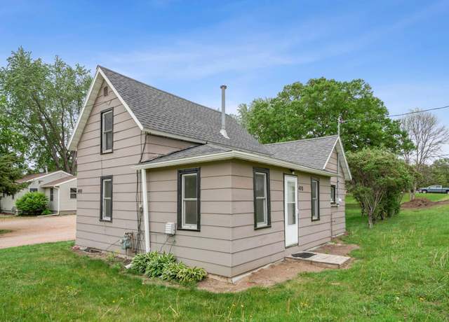 Property at 400 Forest St E, Belle Plaine, MN 56011, 2 beds, 1 bath