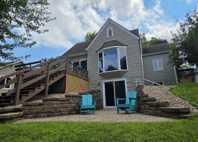 Property at 1511 Oakwood Dr, Albert Lea, MN 56007, 3 beds, 2 baths