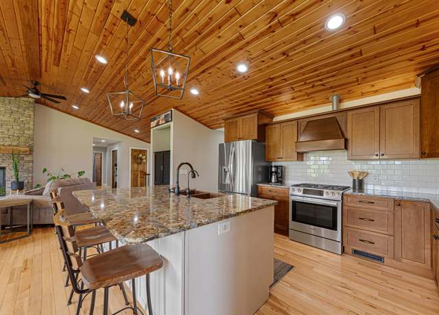 Property at 20102 Fortune Creek Ct, Faribault, MN 55021, 5 beds, 4 baths